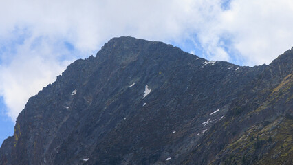 Deux silhouettes au sommet du Canigou
