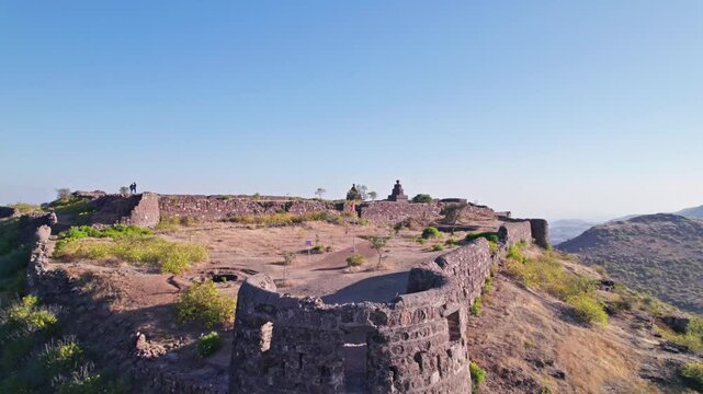 Soaring over Malhargad Fort &ndash; the Maratha Empire&rsquo;s final fortress, nestled in the Sahyadris, where history meets breathtaking landscapes.