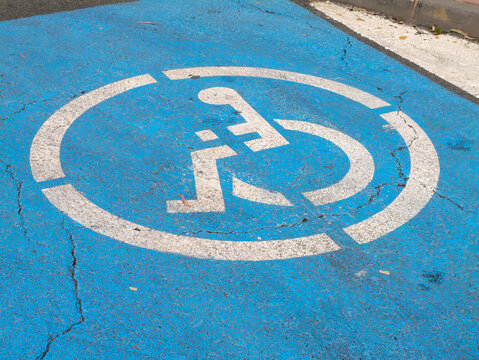 Behindertenparkplatz
