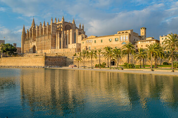 Obraz premium Sunset view of the Cathedral of Santa Maria of Palma, Mallorca, Balearic Islands, Spain