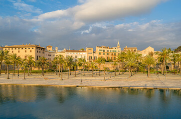 Fototapeta premium Sunset view of the Cathedral of Santa Maria of Palma, Mallorca, Balearic Islands, Spain