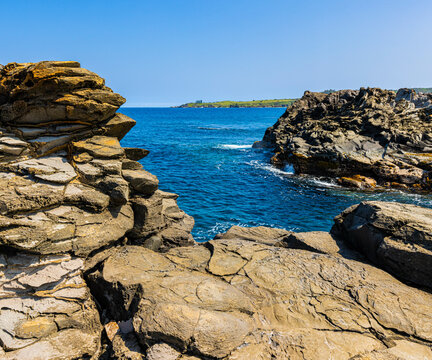Honokahua Bay on Makaluapuna Point With Lipoa Point In The Distance, Kapalua Coastal Trail, Kapalua, Maui, Hawaii, USA