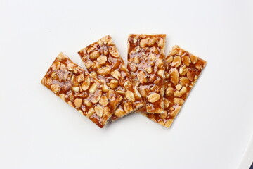 Peanut bars with sweet caramel