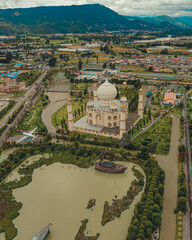 Naklejka premium Vista aérea del municipio de Briceño, donde se localizan parques y atracciones turísticas