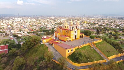 Obraz premium DRONE PHOTOGRAPHS OF THE CHURCH IN THE PYRAMID IN CHOLULA, PUEBLA, MEXICO