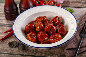 Beef meatballs with tomato sauce