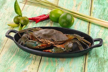 Raw wild crab for cooking