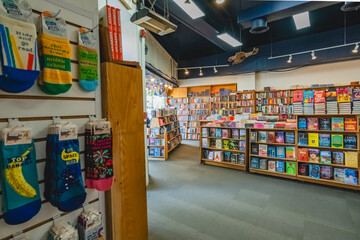 Obraz premium Kramers bookstore and cafe in the Dupont Circle neighborhood of Washington, D.C.