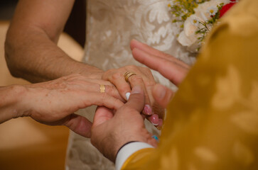 Tomados de mano por el Amor 