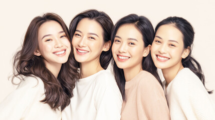 Fototapeta premium 明るい笑顔の女性グループポートレート
