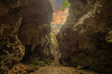 宮古島の洞窟　ヌドクアビブ