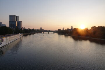 Main in Frankfurt, morgens