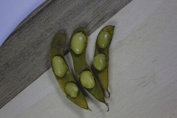 Eating soybeans is beneficial for maintaining bone health