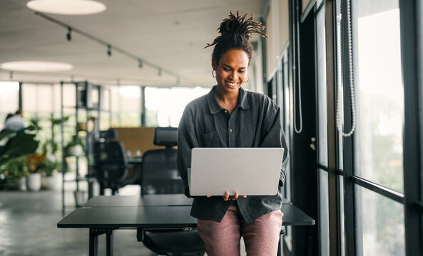 AI technology help people to work with generative AI functions by prompting the AI