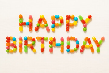 キャンディで作った「HAPPY BIRTHDAY」の文字