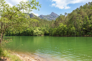 Embalse a la máxima capacidad. Embalse de la Baells, Cataluña, España.