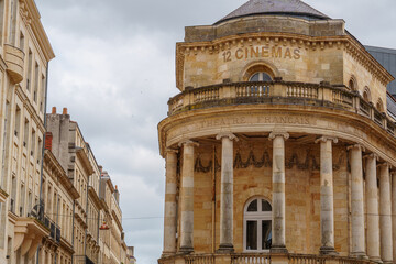 Obraz premium Bordeaux und die Garonne in Frankreich
