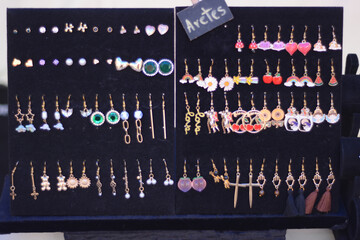 Aretes cuaderno, stiker en colecci&oacute;n para la venta super adorable