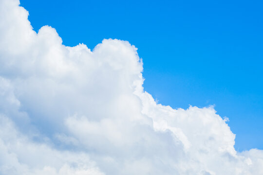 晴れ空.夏空」の写真素材 | 208,880件の無料イラスト画像 | Adobe Stock