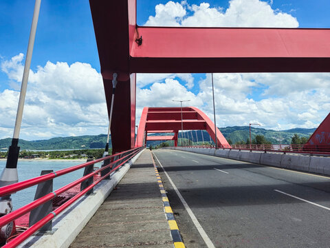 Jayapura-Indonesia, May 12 2025 : Youtefa Bridge is one of the bridges in Papua Province that connects Holtekamp with Hamadi. Youtefa Bridge is 732 meters long and 21 meters wide.