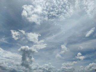 Obraz premium Cloud Dance Over Rolling Horizon