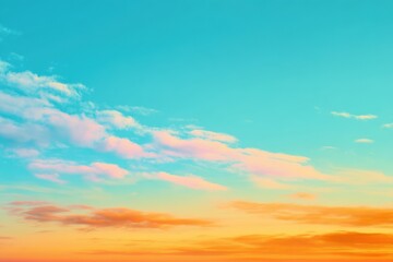 Obraz premium Vibrant sunset sky with pastel clouds