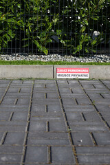 Parking, zakaz parkowania, miejsce prywatne.
