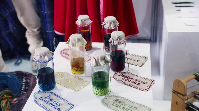 Discovering traditional dyeing techniques in Keltsko selo during a craft exhibition