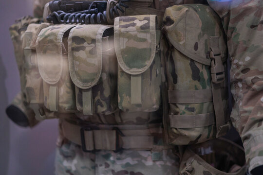 武装したオーストラリアの兵士の服
