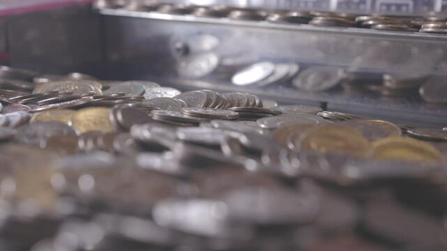 Quarter pusher gambling game at arcade 4k
