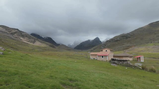 A view of lodges on the Ausangate Trail
