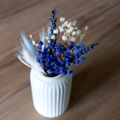 vase de fleurs séchées