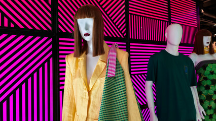 Trendy Mannequin Fashion Window Showcase