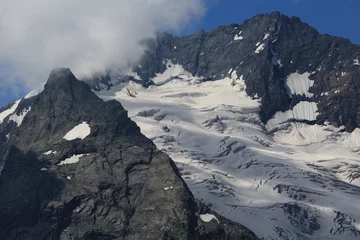 Gordijnen non-melting glaciers in the mountains of the North Caucasus in Dombai © алексей семиколенных