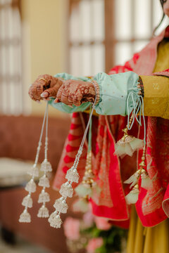 Chooda Ceremony &ndash; Traditional Indian Bridal Ritual Where Red and White Bangles Are Blessed and Worn by the Bride, Symbolizing Love, Prosperity, and a Joyful New Beginning