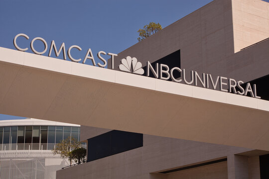 Comcast NBC Universal gateway entrance arch sign