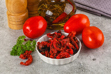 Sundried red tomatoes in the bowl