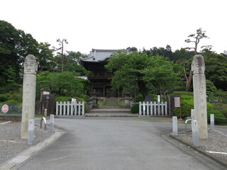日高市の聖天院（将軍標・山門）