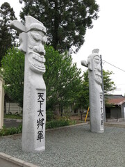 日高市の高麗神社にある将軍標（チャンスン）