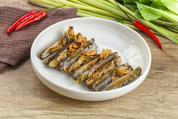Steamed razor mollusk with lemongrass