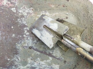 Manual cementing activity.