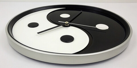 Black and White Yin Yang Clock