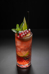 preparazione cocktail barman cappuccino e caffè
