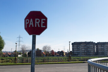 Spanish Stop Sign Under Clear Sky