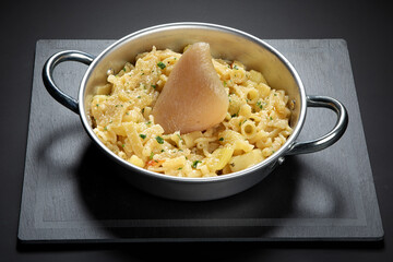 pasta patate tortellini risotto genovese napoletana funghi minestra fagioli pomodori crostacei vongole