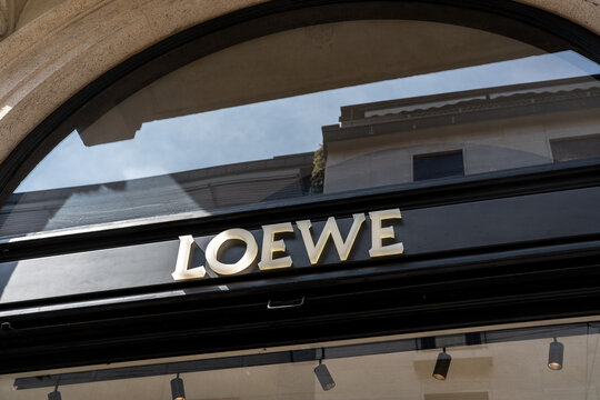 รูปภาพLoewe – เลือกดูภาพถ่ายสต็อก เวกเตอร์ และวิดีโอ1,053 | Adobe Stock
