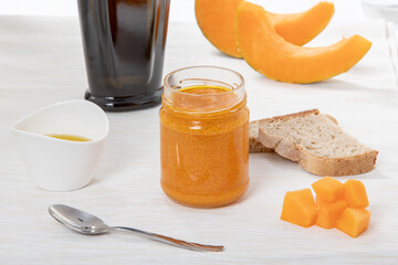 pesto conserve zucca barattolo noci 