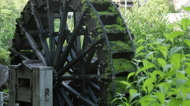 Tokyo Scene : Antique Waterwheel Reminiscent of the Past by the Riverbank  |  Mitaka, Tokyo, Japan