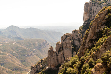 Panoramablick über die Berglandschaft von Montserrat, Spanien