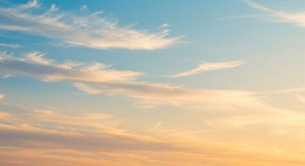 Fototapeta premium Pastel cloudscape at dawn/dusk (1)